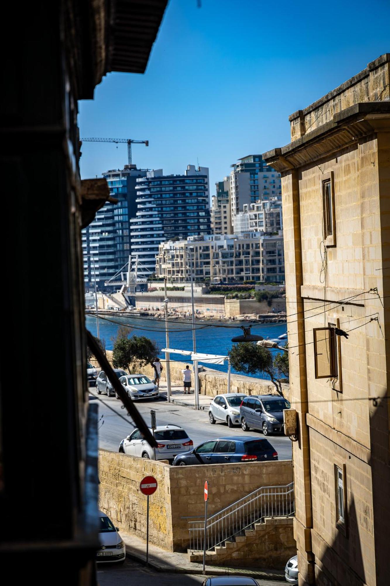 Traditional Maltese Styled 2Br Apartment With Large Maltese Balcony & Internal Yard - Located In The Heart Of Valletta - Maltese Capital City Exterior foto