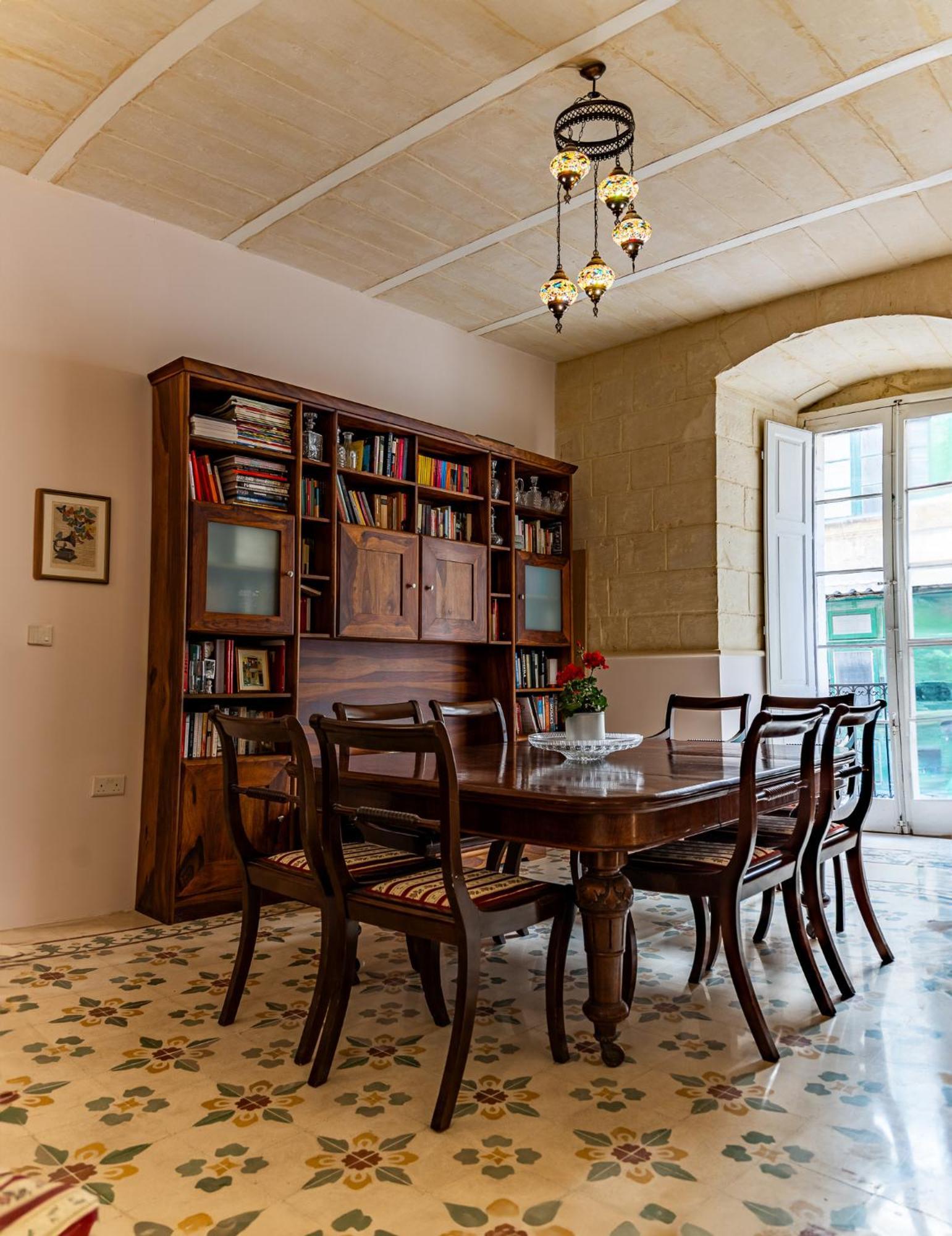 Traditional Maltese Styled 2Br Apartment With Large Maltese Balcony & Internal Yard - Located In The Heart Of Valletta - Maltese Capital City Exterior foto