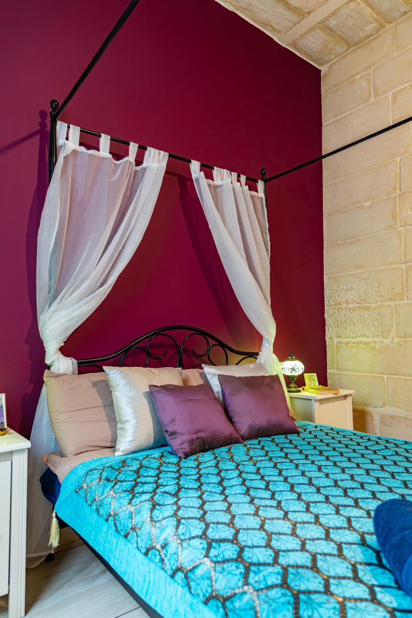 Traditional Maltese Styled 2Br Apartment With Large Maltese Balcony & Internal Yard - Located In The Heart Of Valletta - Maltese Capital City Exterior foto